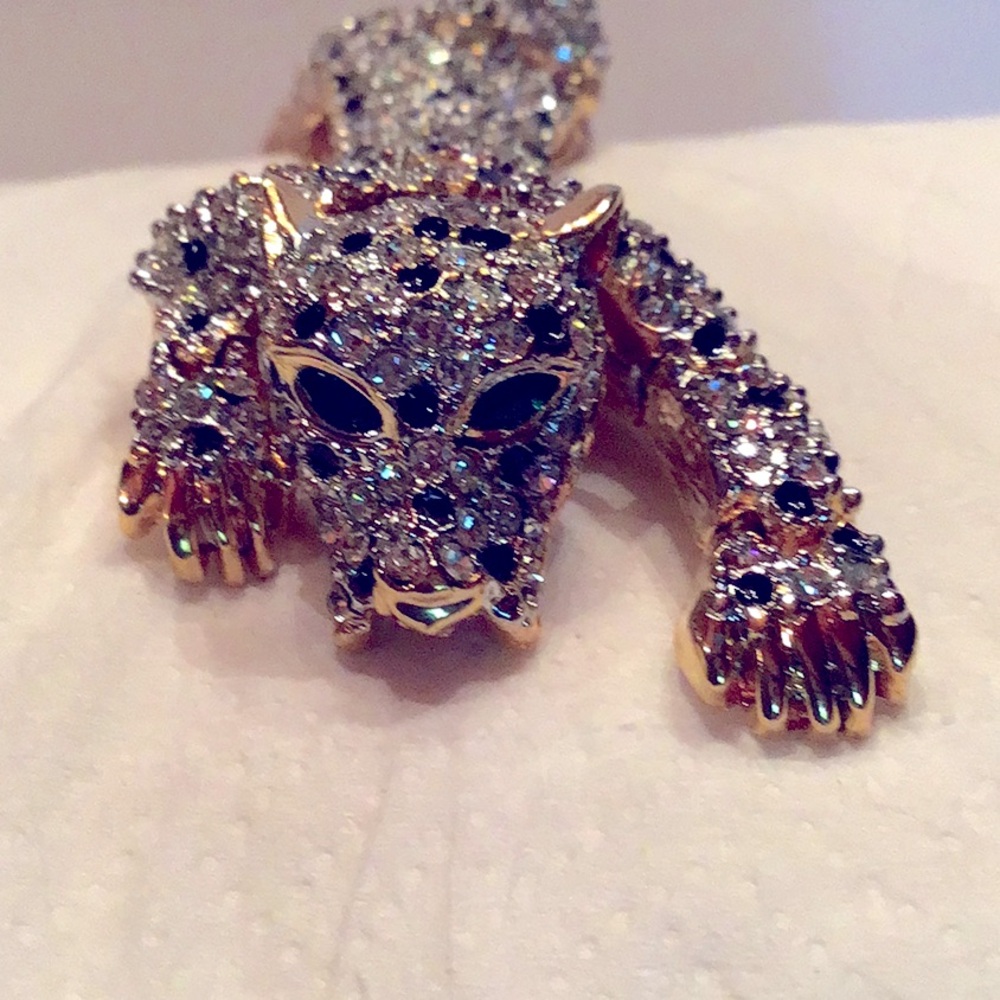 New Motion Jaguar! Gold tone with Clear & Black Stones - Picture 4 of 5